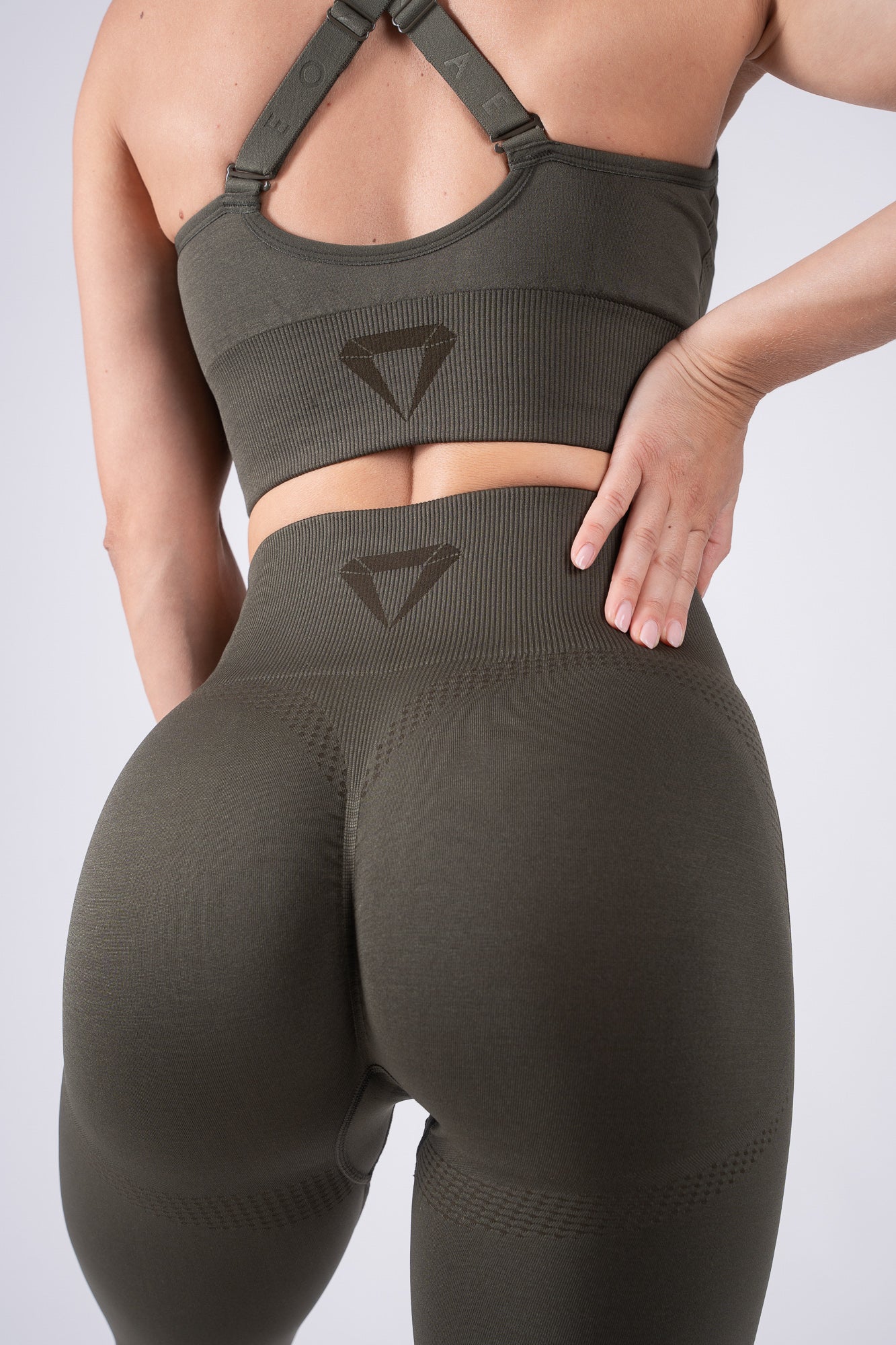 ELEVATE SET - OLIVE (3- KUSY)