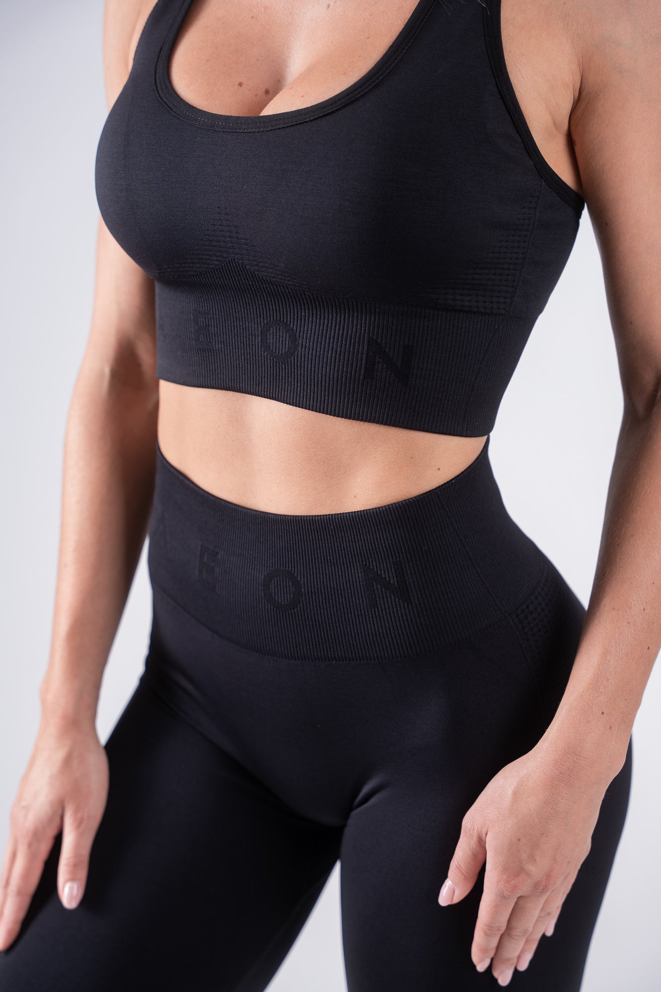 ELEVATE SET - BLACK (3-KUSY)
