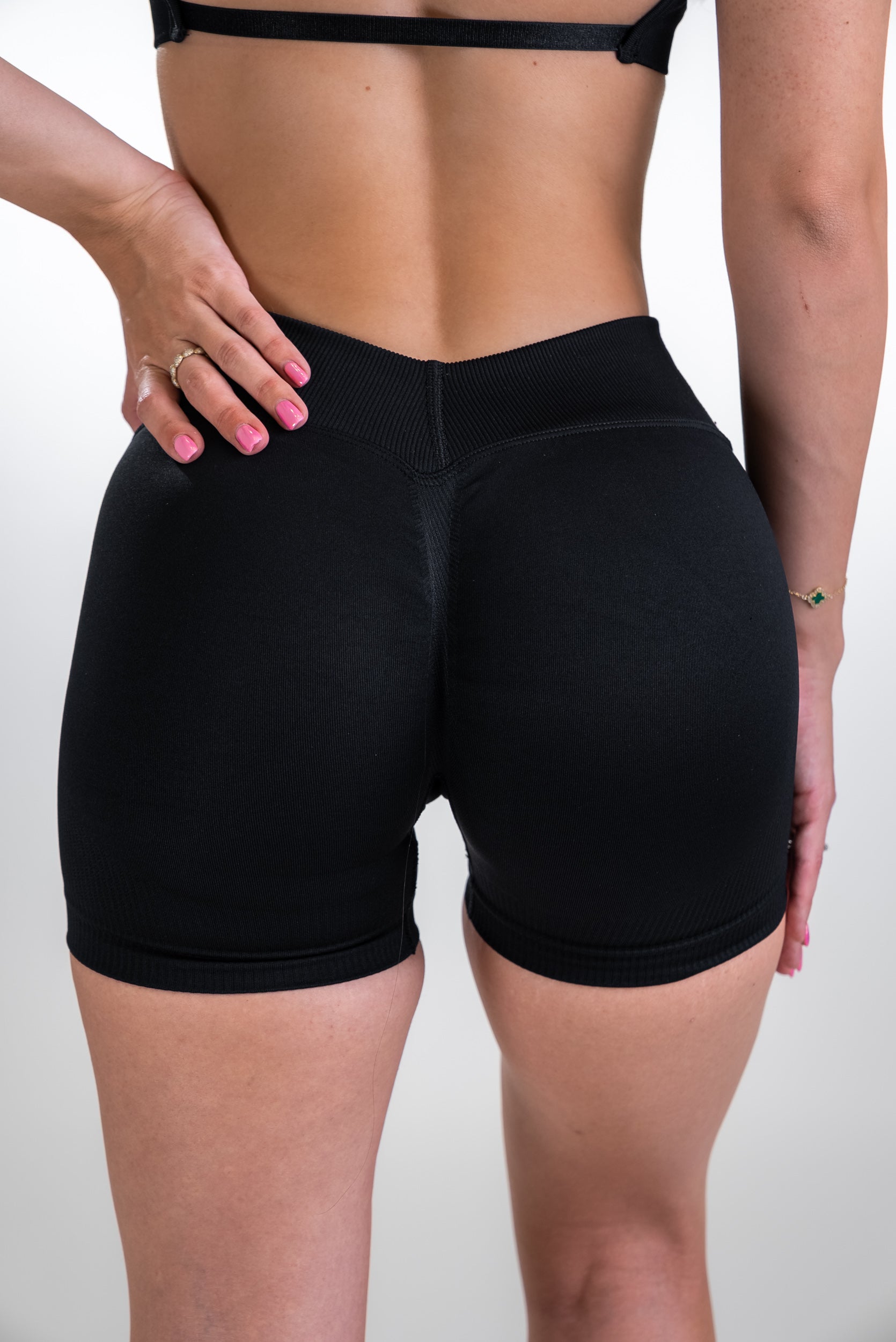 DEFINE V-BACK SCRUNCH ŠORTKY
