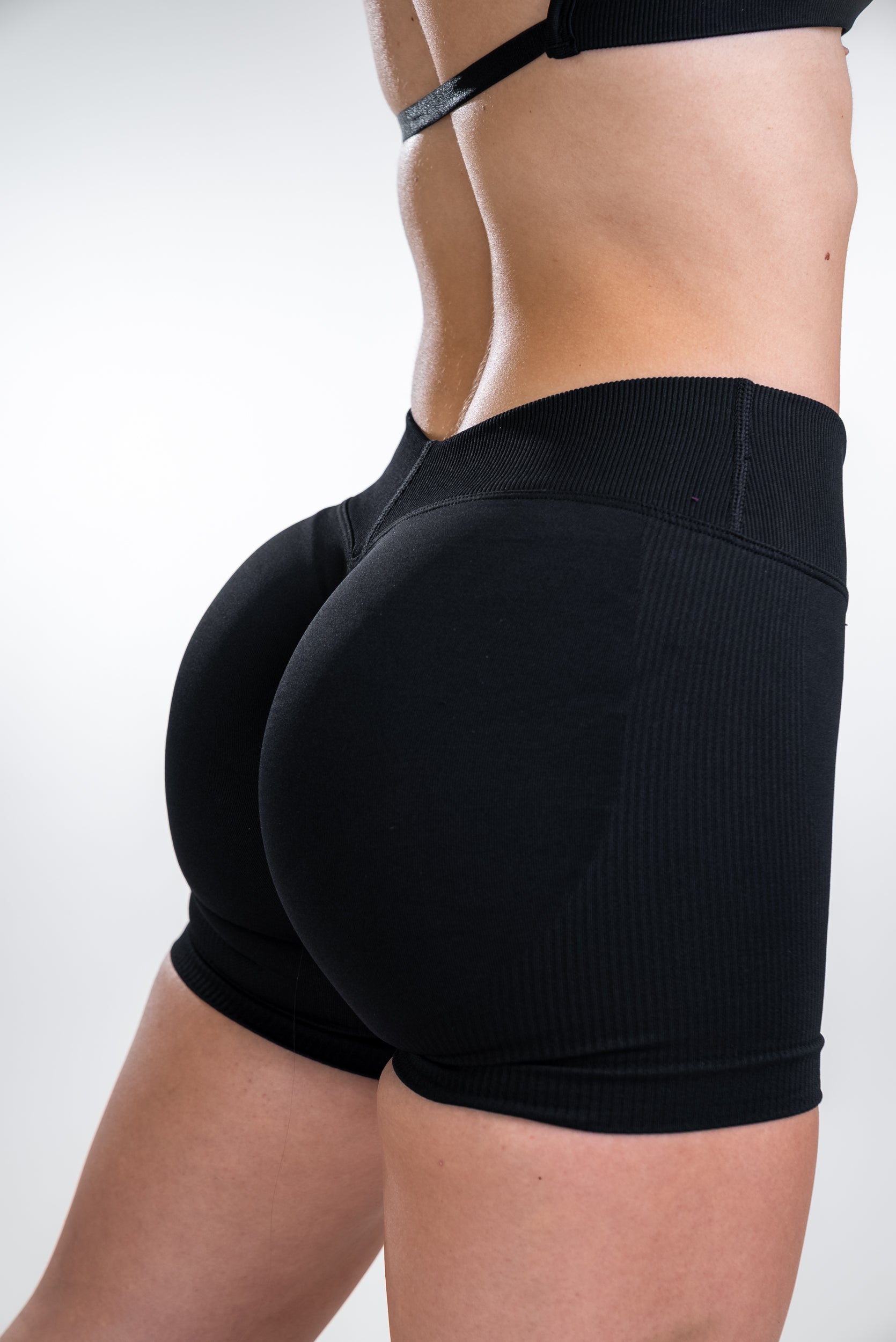 DEFINE V-BACK SCRUNCH ŠORTKY