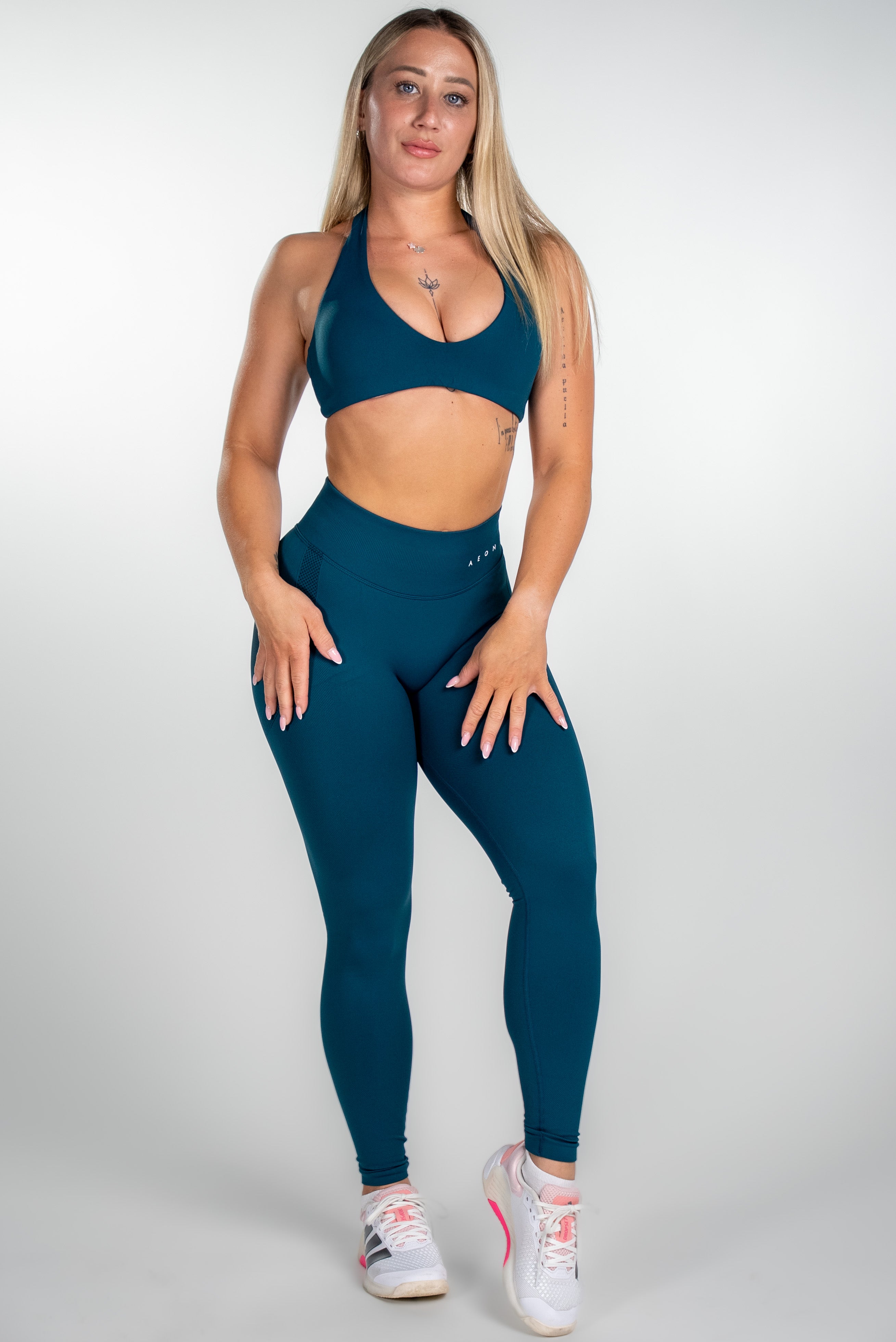 MOTION BEZŠVOVÁ HALTER NECK PODPRSENKA V2