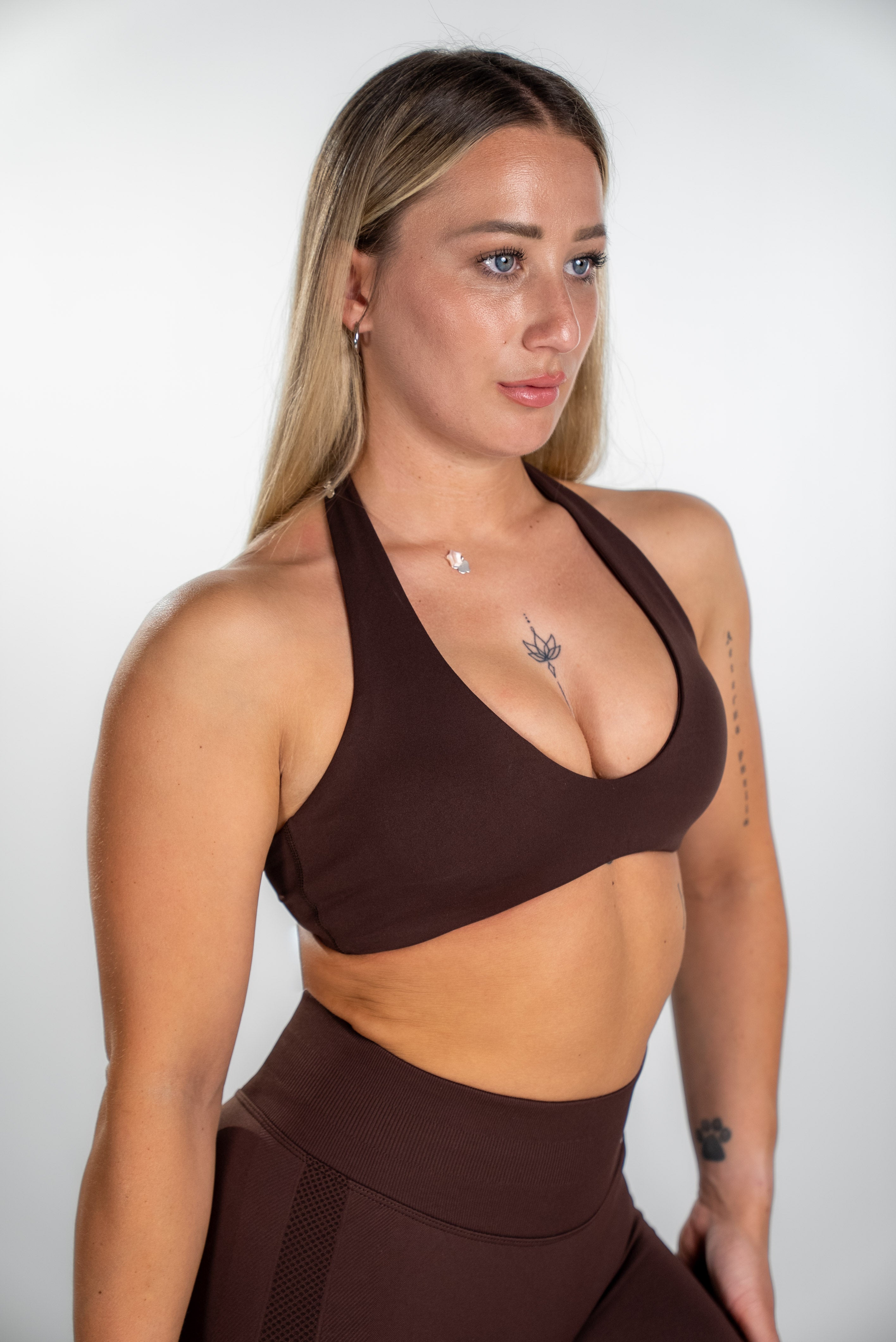 MOTION BEZŠVOVÁ HALTER NECK PODPRSENKA V2
