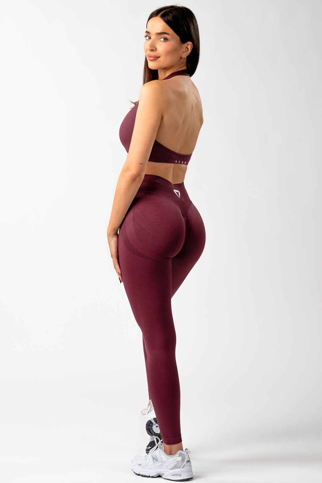MOTION BEZŠVOVÁ HALTER NECK PODPRSENKA V2