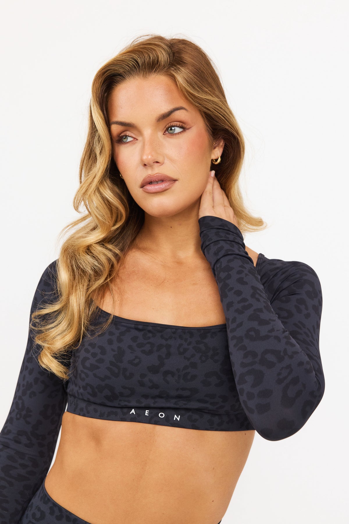 MOTION LEO CROP TOP S DLHÝMI RUKÁVMI V2