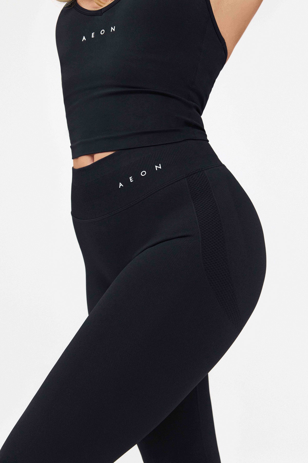 MOTION MID WAIST SCRUNCH CAPRI LEGÍNY V2