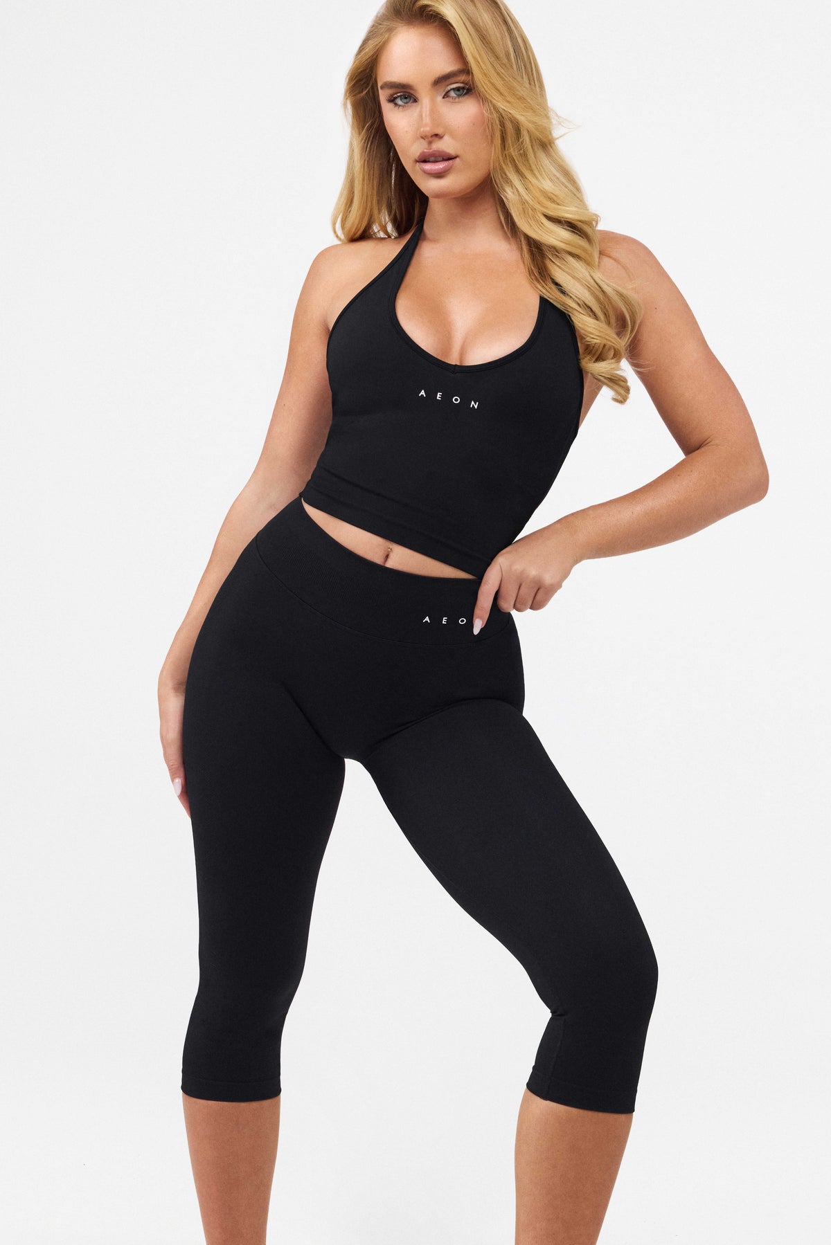 MOTION MID WAIST SCRUNCH CAPRI LEGÍNY V2
