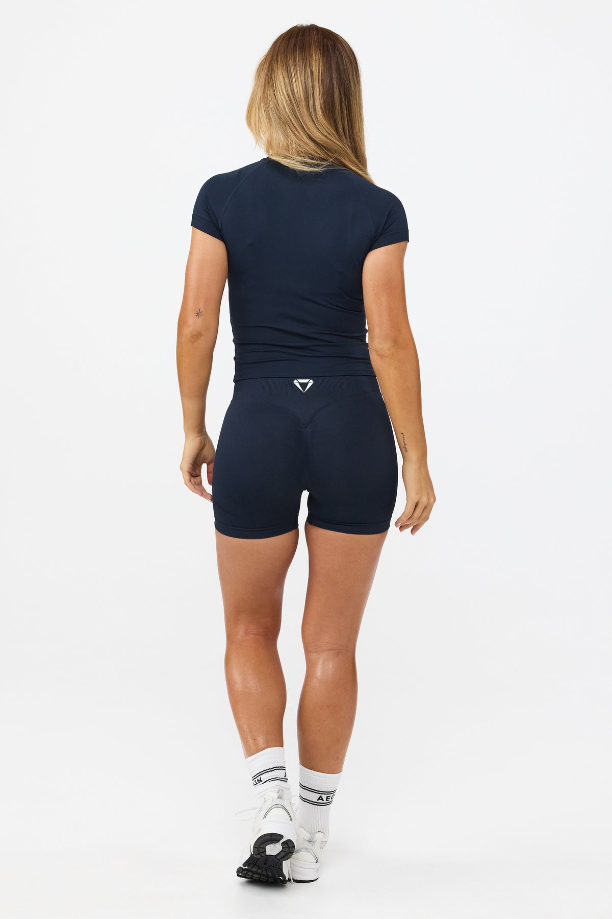 MOTION MID WAIST SCRUNCH ŠORTKY V2