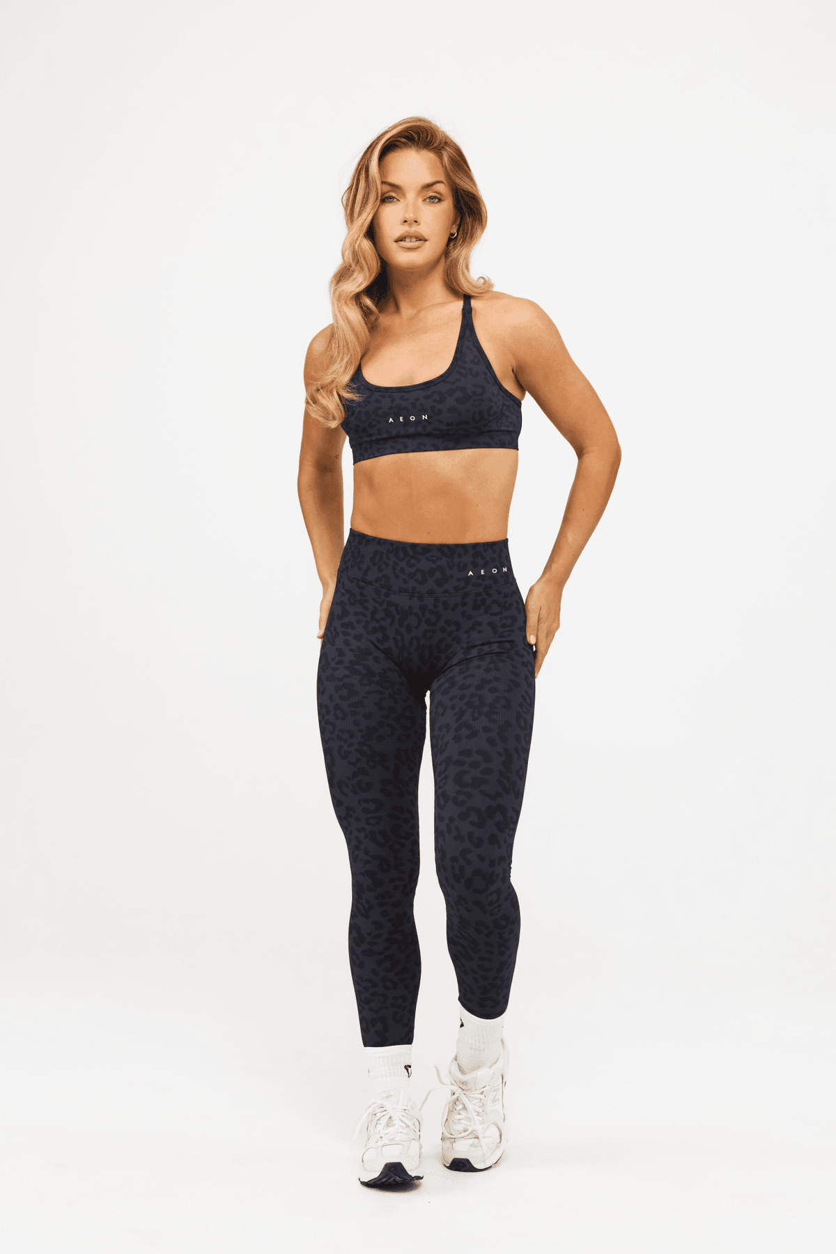 DEFINE LEO SCRUNCH LEGGINGS - Aeon Athletics