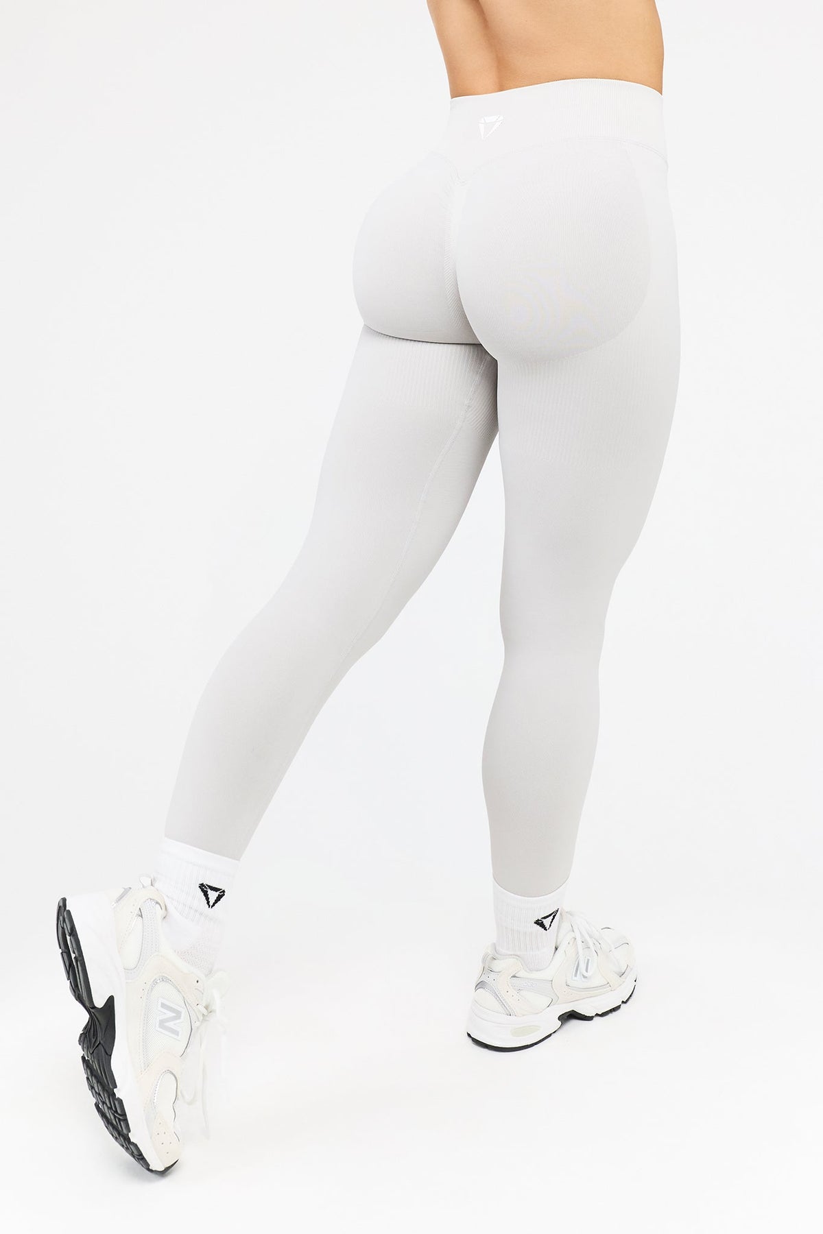 DEFINE SCRUNCH LEGGINGS - Aeon Athletics