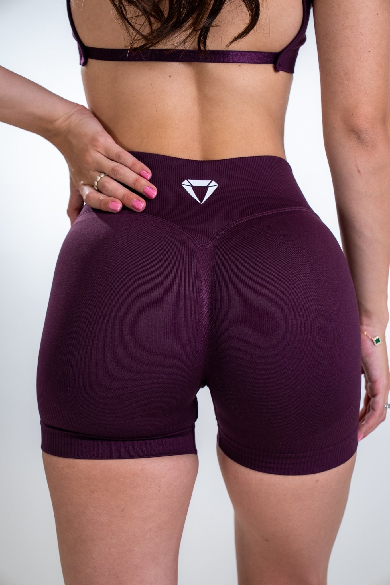 DEFINE SCRUNCH SHORTS - Aeon Athletics