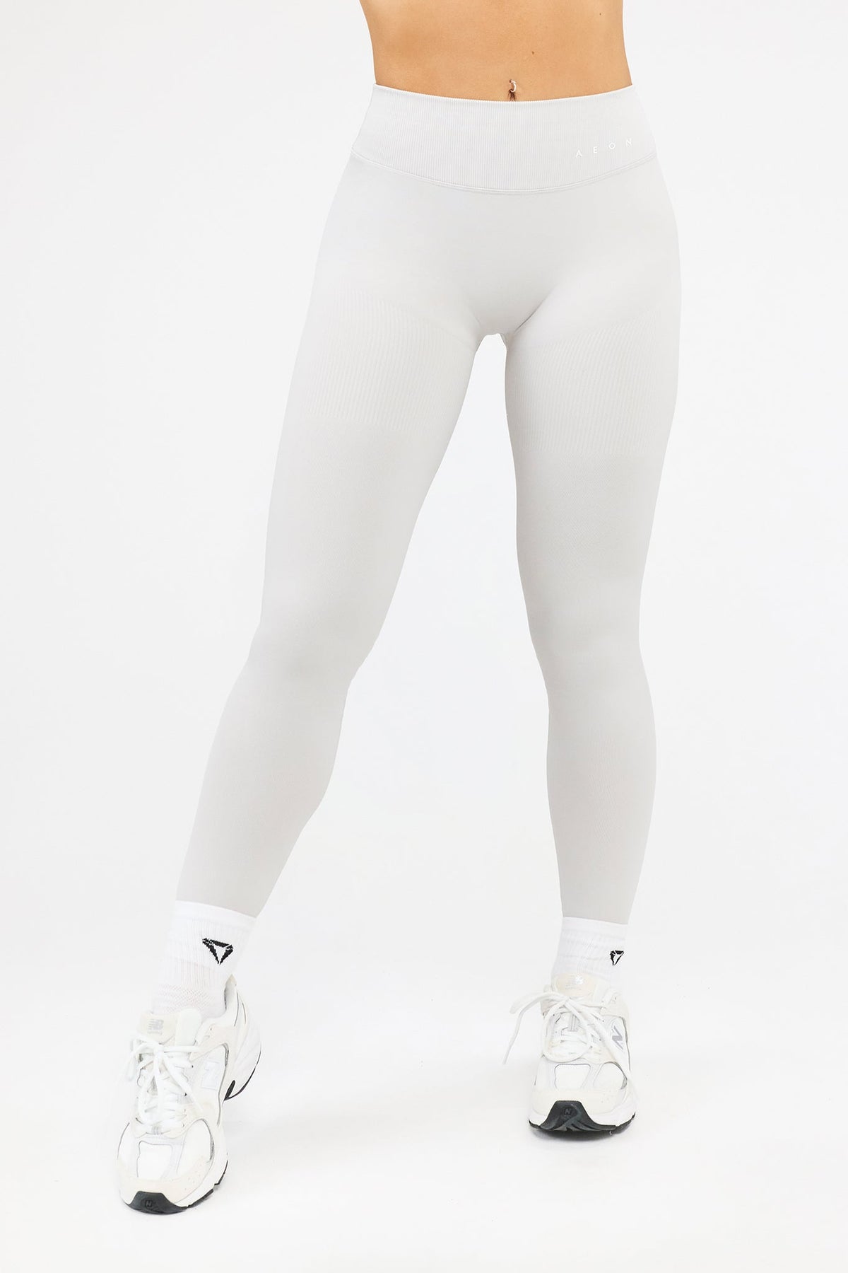 DEFINE V-BACK SCRUNCH LEGGINGS - Aeon Athletics