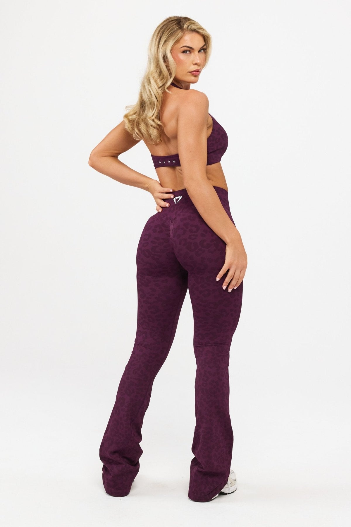 MOTION LEO MID WAIST SCRUNCH FLARED LEGGINGS V2 - Aeon Athletics