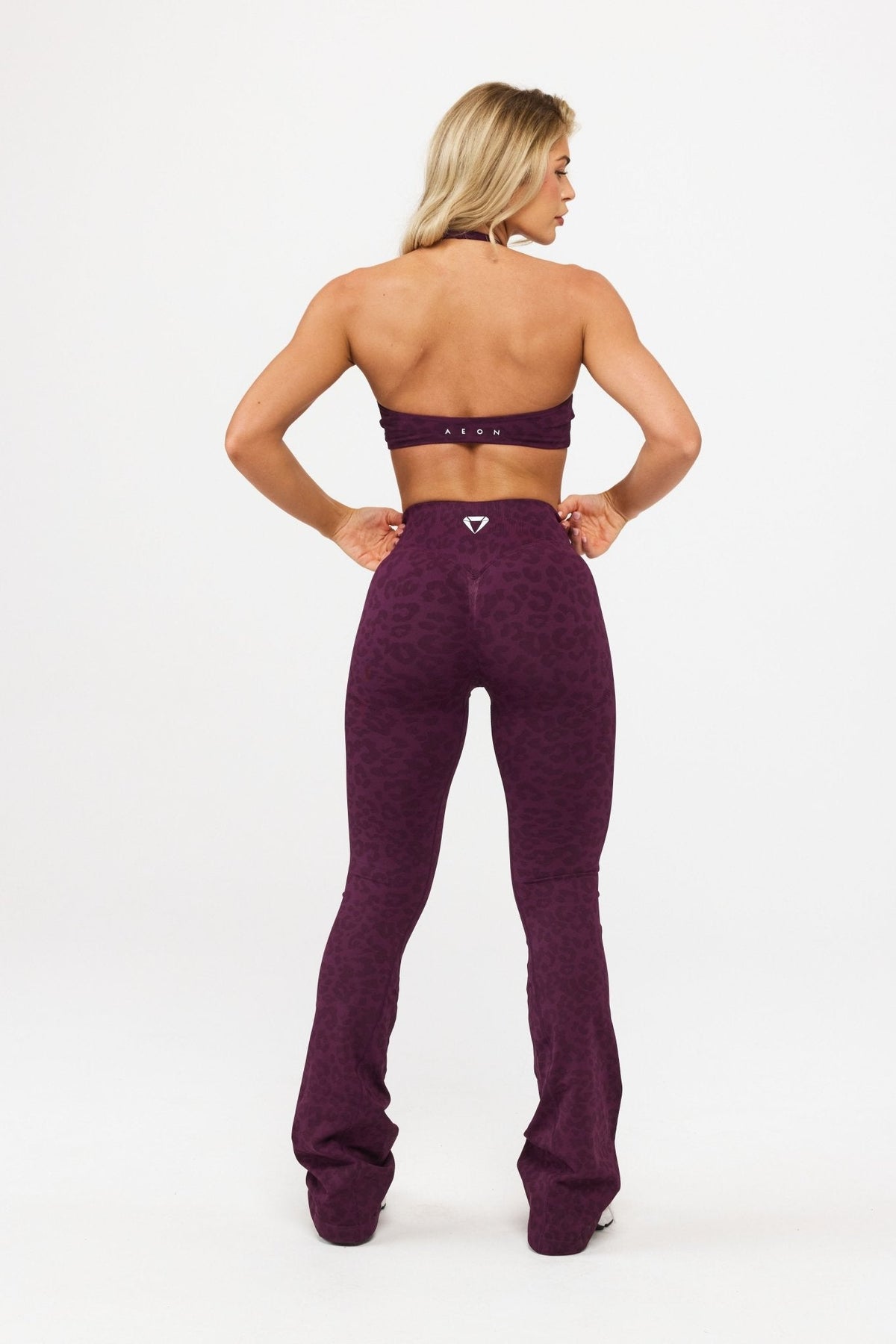 MOTION LEO MID WAIST SCRUNCH FLARED LEGGINGS V2 - Aeon Athletics