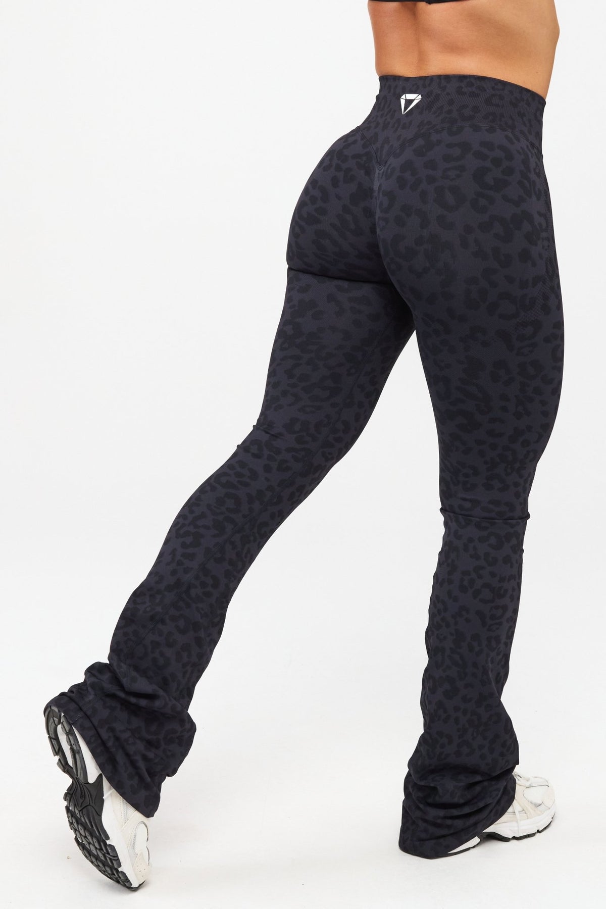 MOTION LEO MID WAIST SCRUNCH FLARED LEGÍNY V2