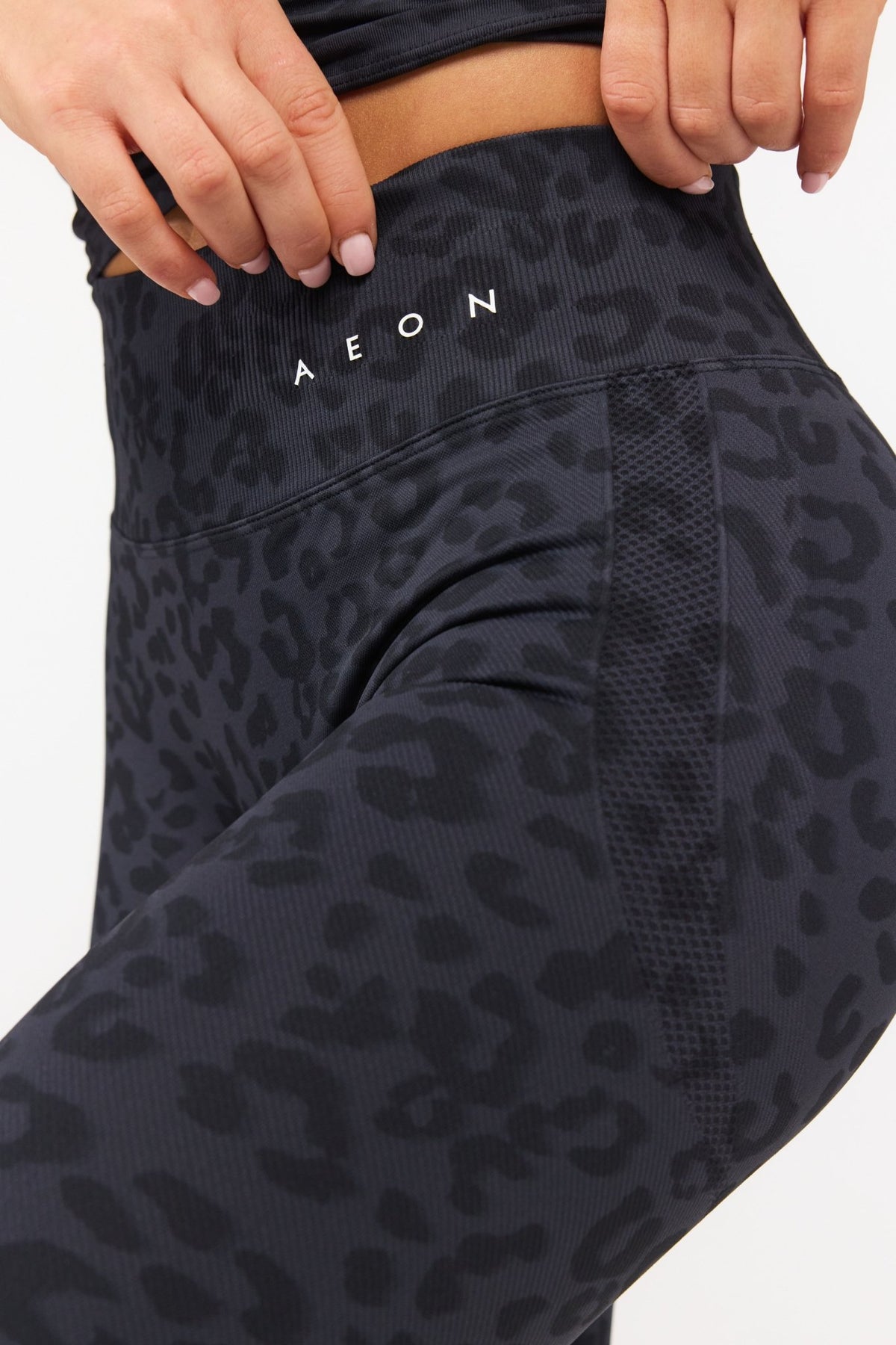 MOTION LEO MID WAIST SCRUNCH LEGÍNY V2