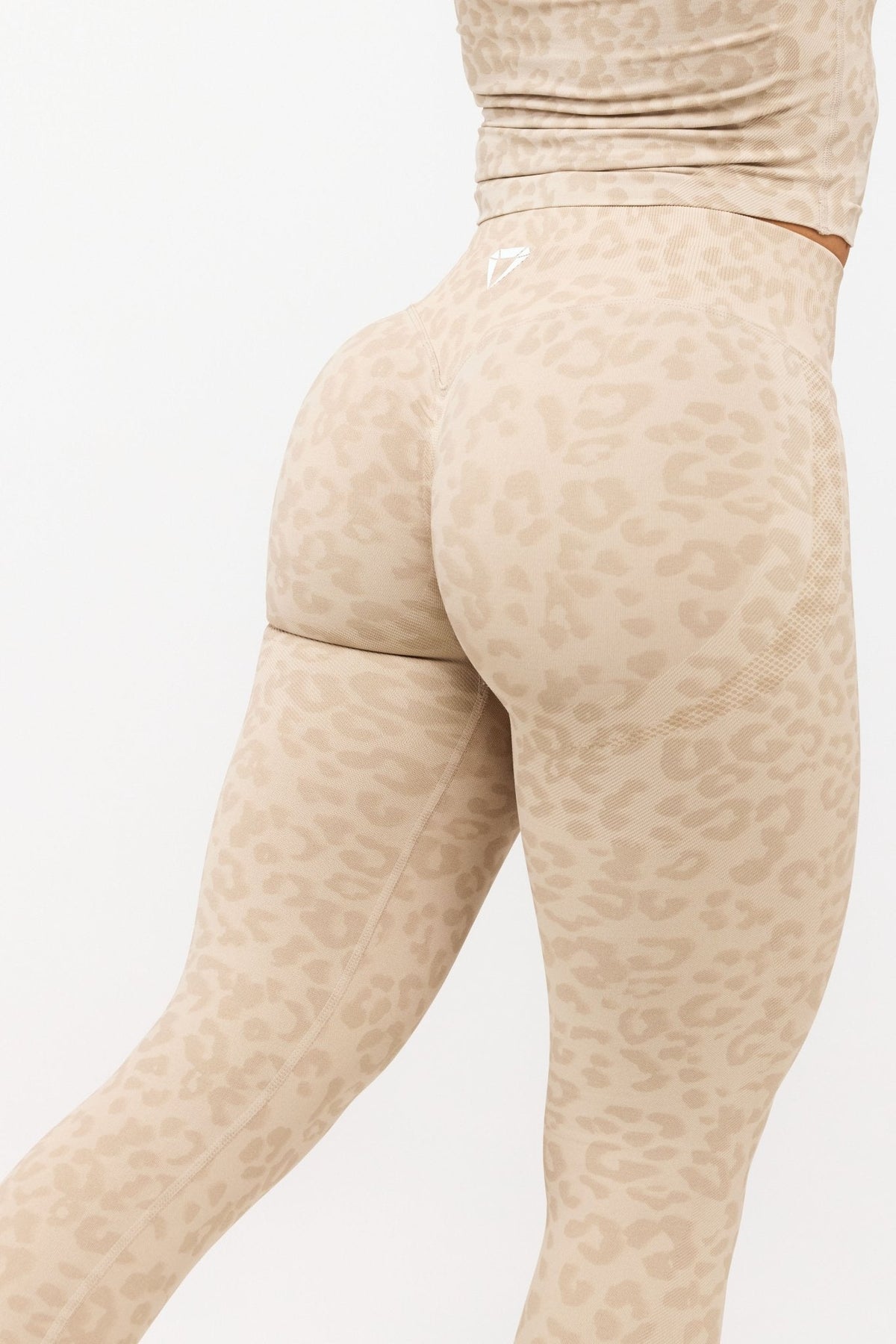 MOTION LEO MID WAIST SCRUNCH LEGGINGS V2 - Aeon Athletics