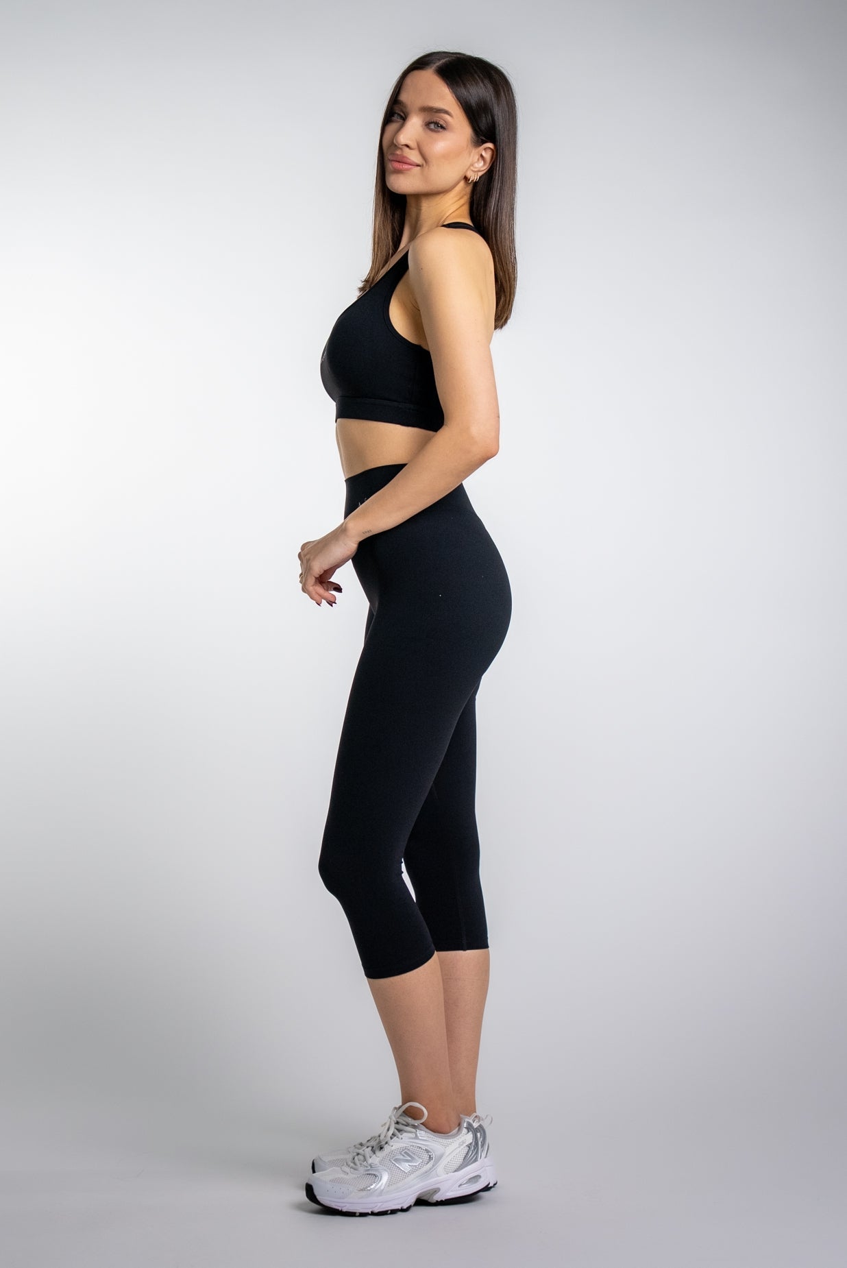 SECOND SKIN SCRUNCH CAPRI LEGGINGS - Aeon Athletics