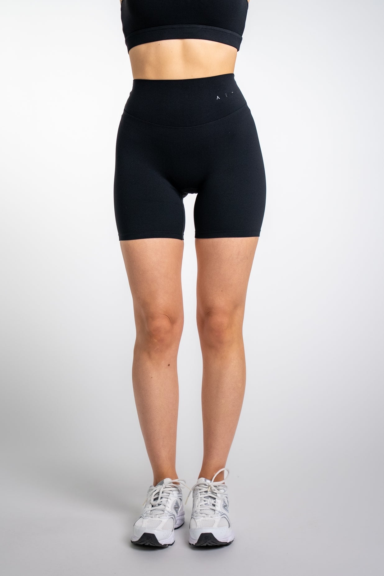 SECOND SKIN SCRUNCH SHORTS - Aeon Athletics