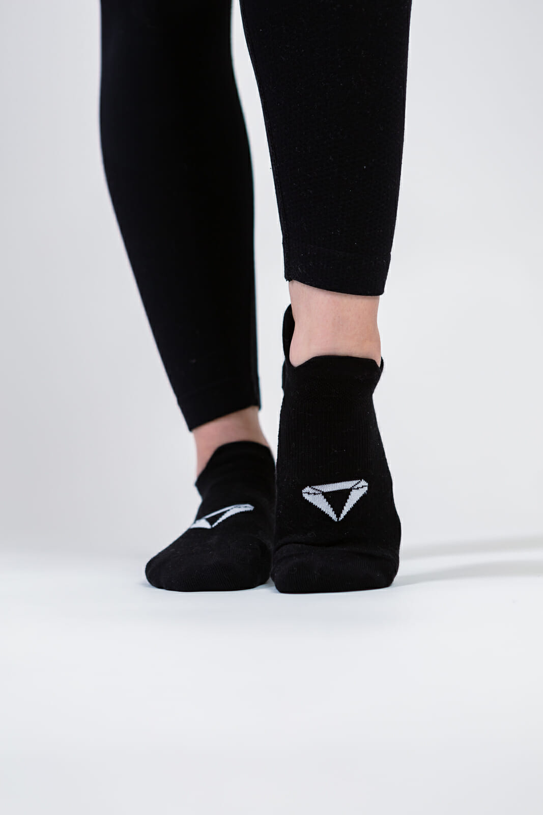 ESSENTIAL ANKLE SOCKS (2-PACK)