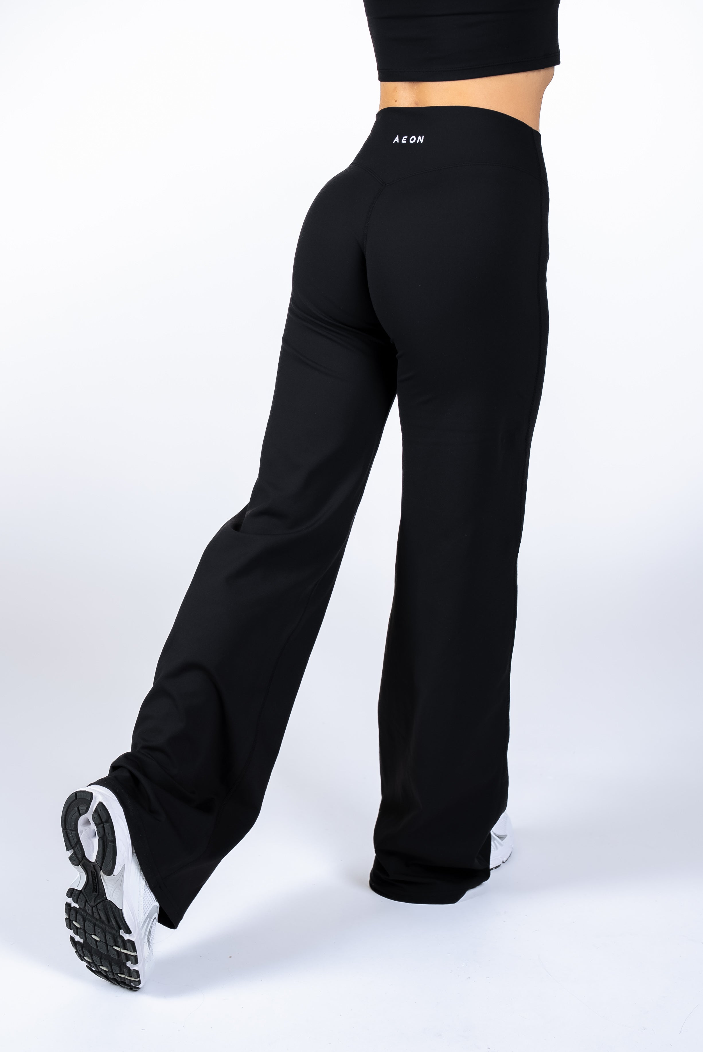 FLEXMOTION LEGÍNY SO ŠIROKÝMI NOHAVICAMI