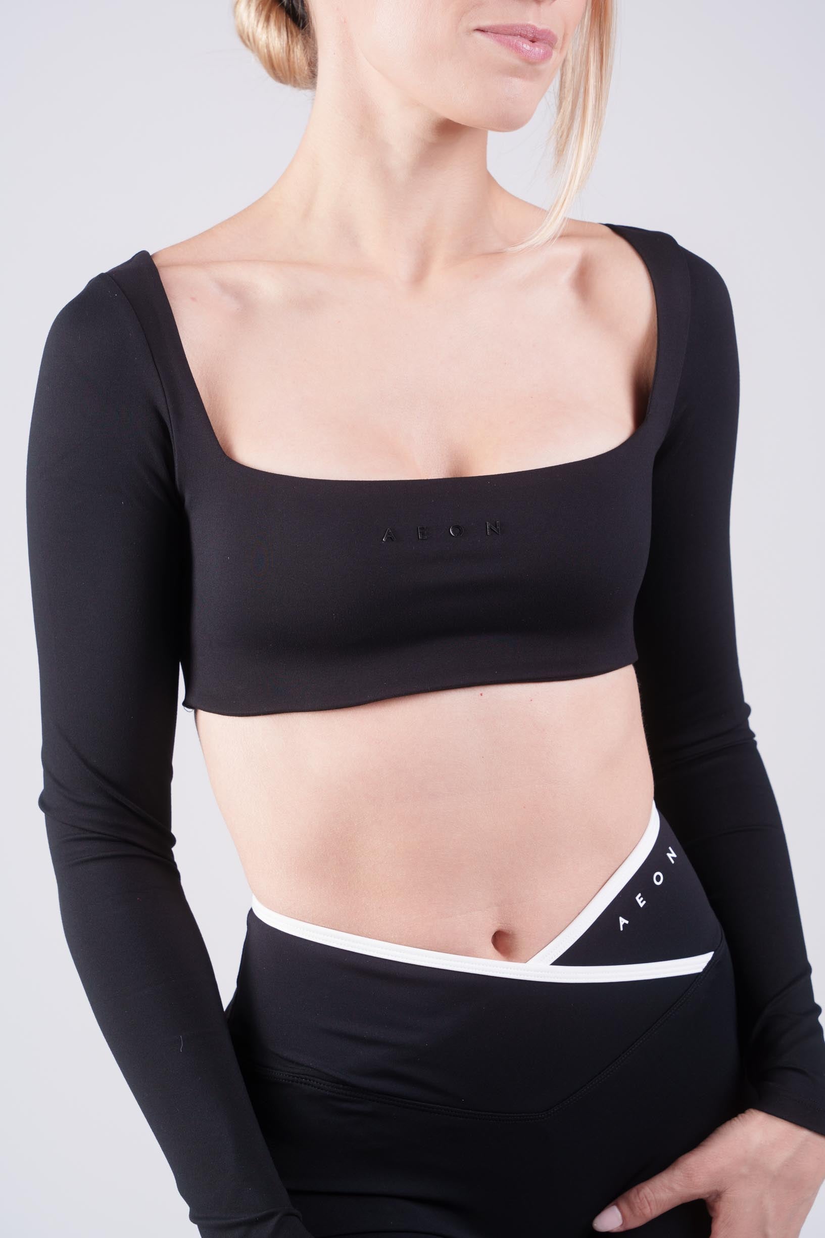 SECOND SKIN LONG SLEEVE CROP TOP