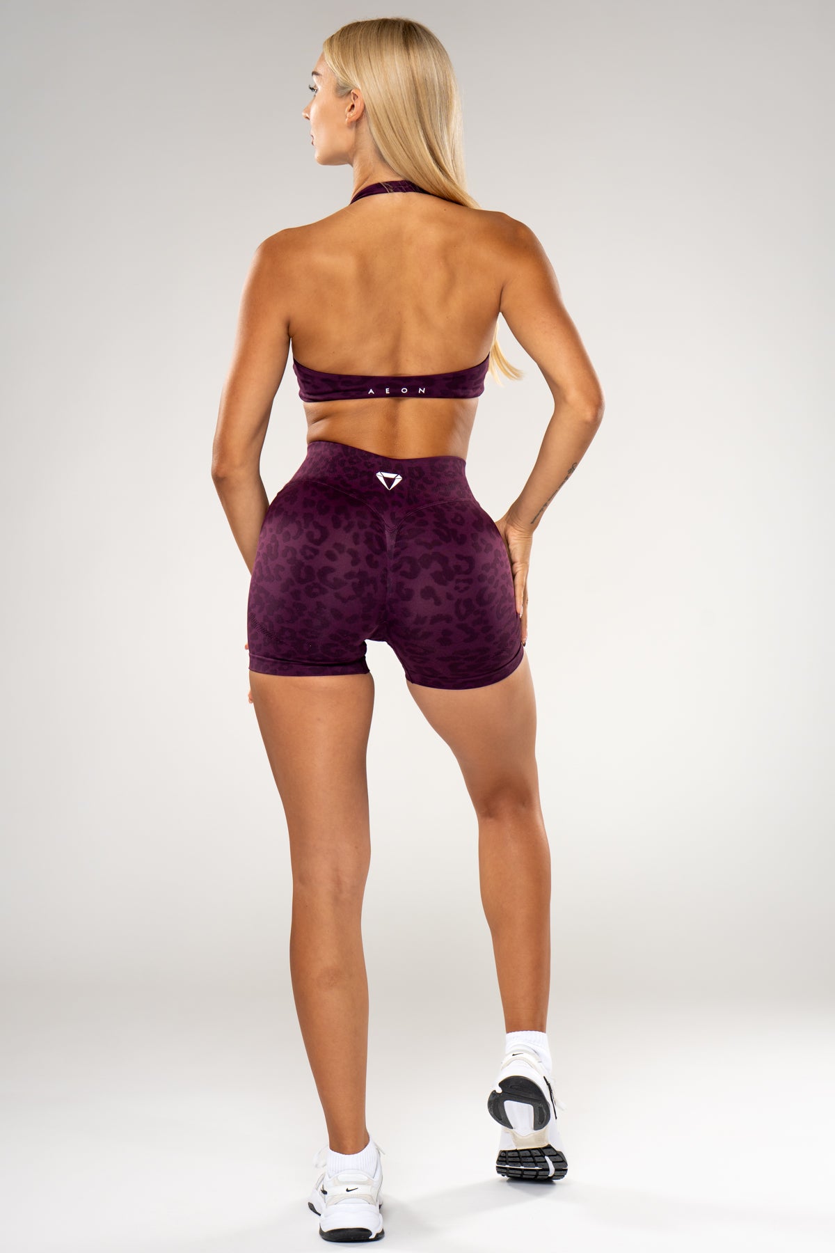 MOTION LEO MID WAIST SCRUNCH ŠORTKY V2
