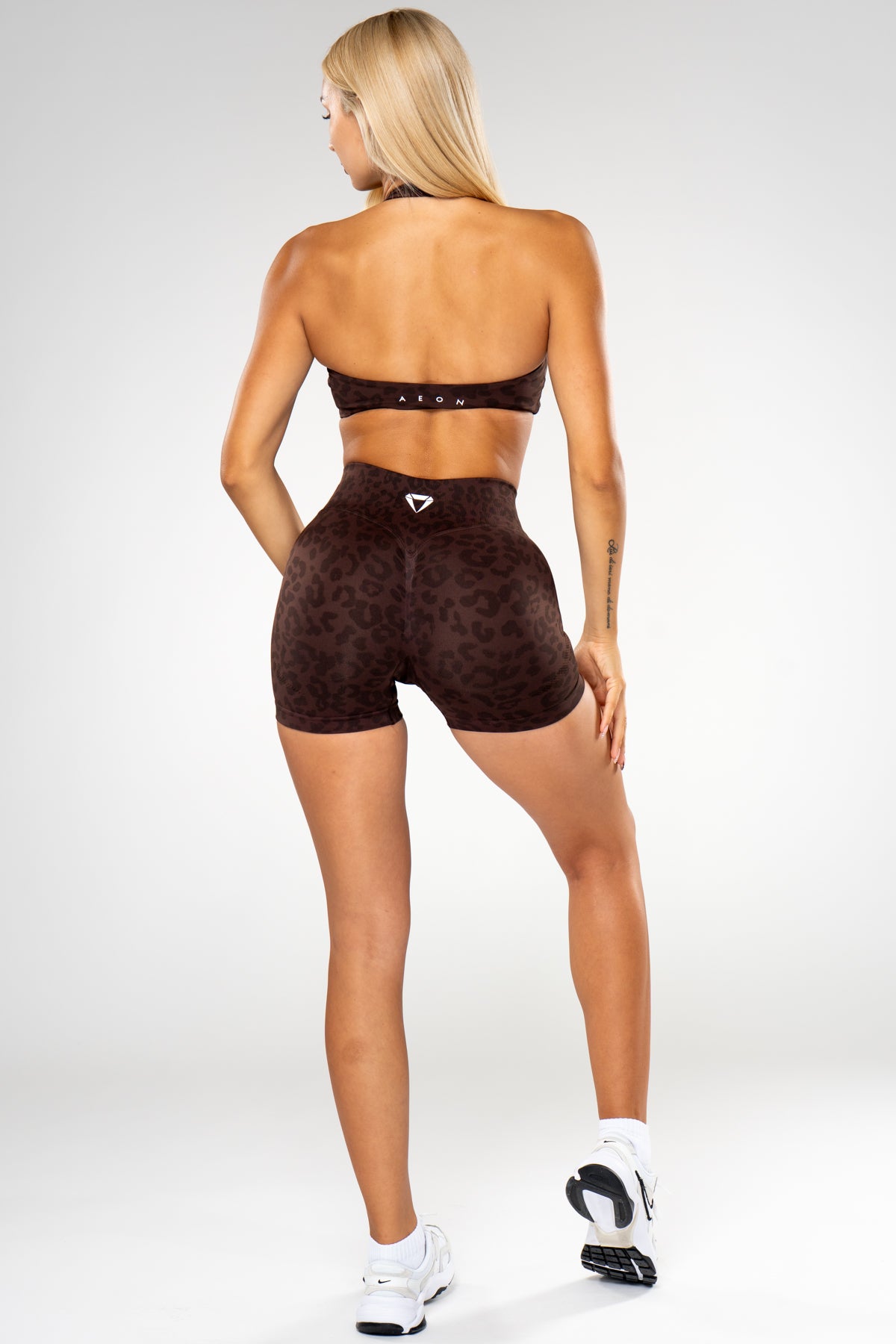 MOTION LEO MID WAIST SCRUNCH ŠORTKY V2