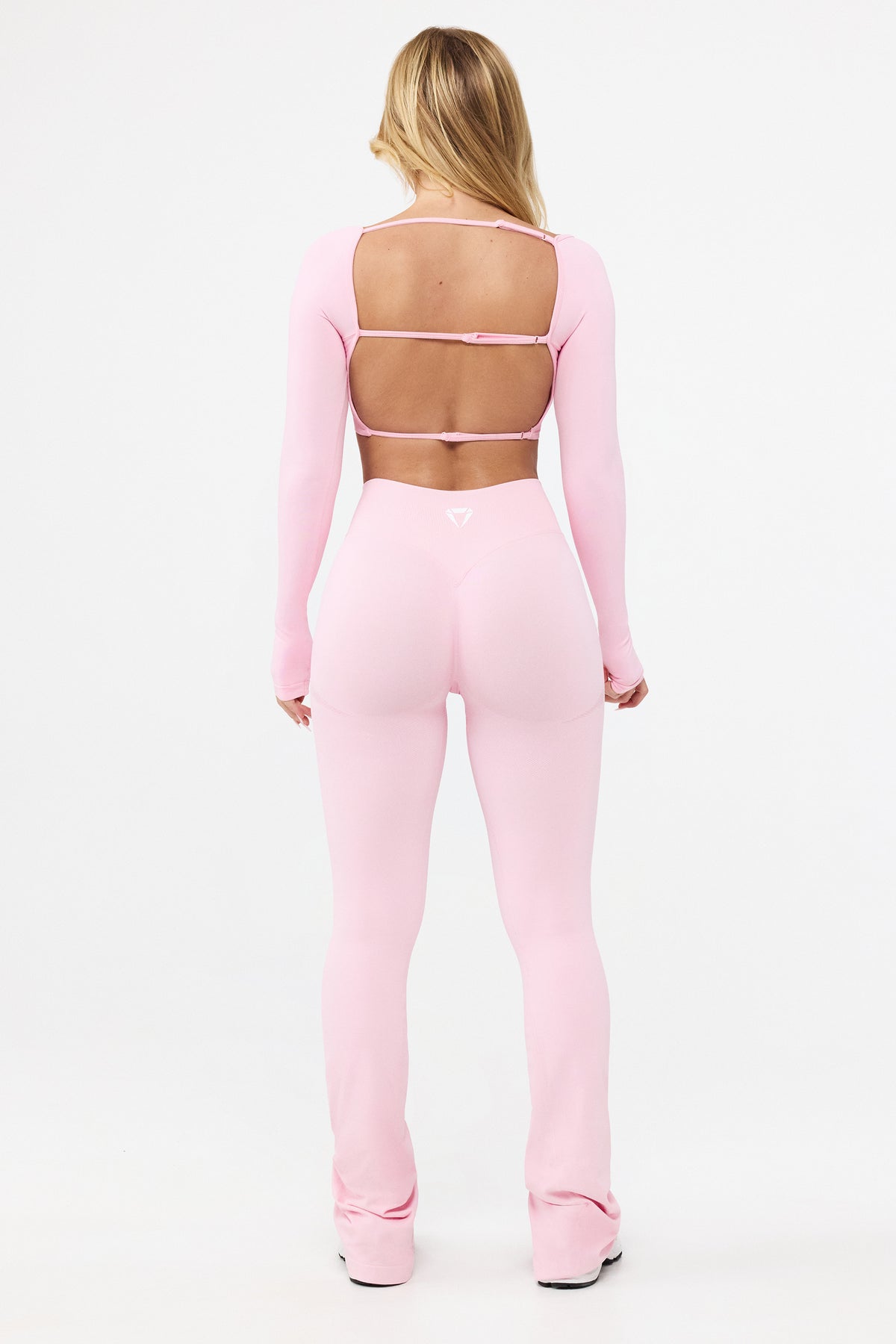 VYTVOR SI SVOJ BOOTY LIFT OUTFIT (4-KUSY)