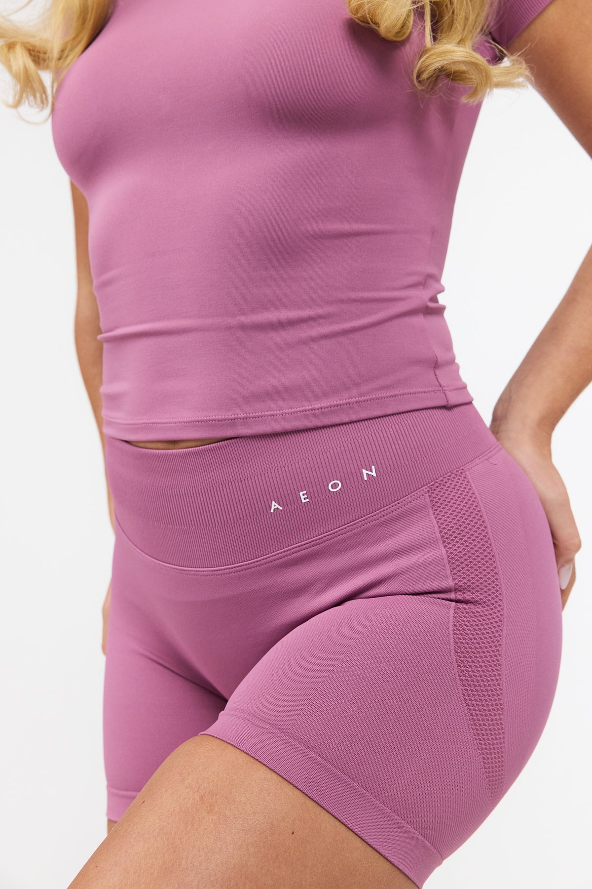 MOTION MID WAIST SCRUNCH ŠORTKY V2