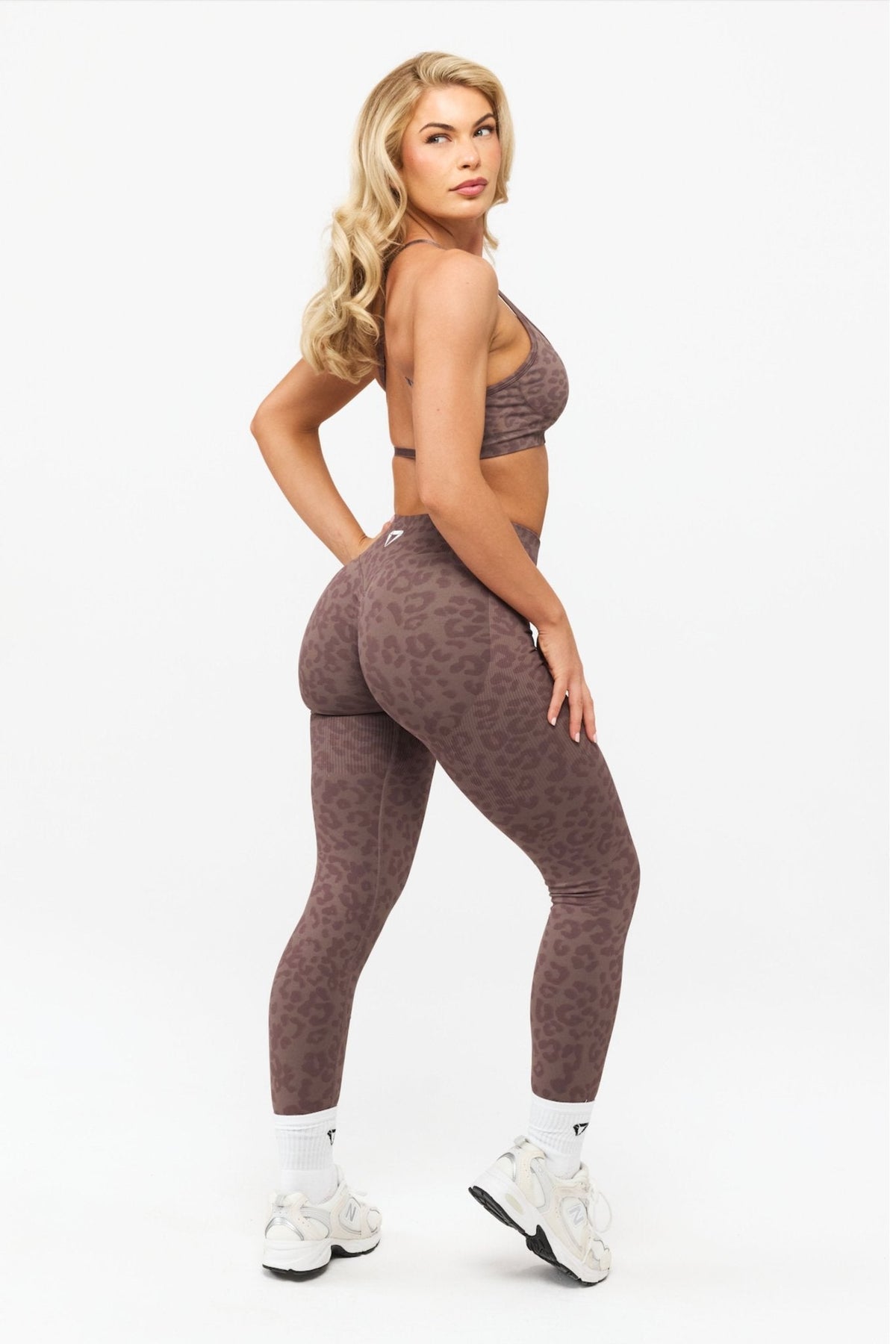 DEFINE LEO SCRUNCH LEGGINGS - Aeon Athletics
