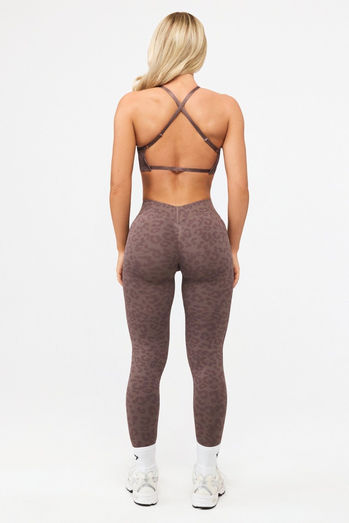 DEFINE LEO V-BACK SCRUNCH LEGGINGS - Aeon Athletics