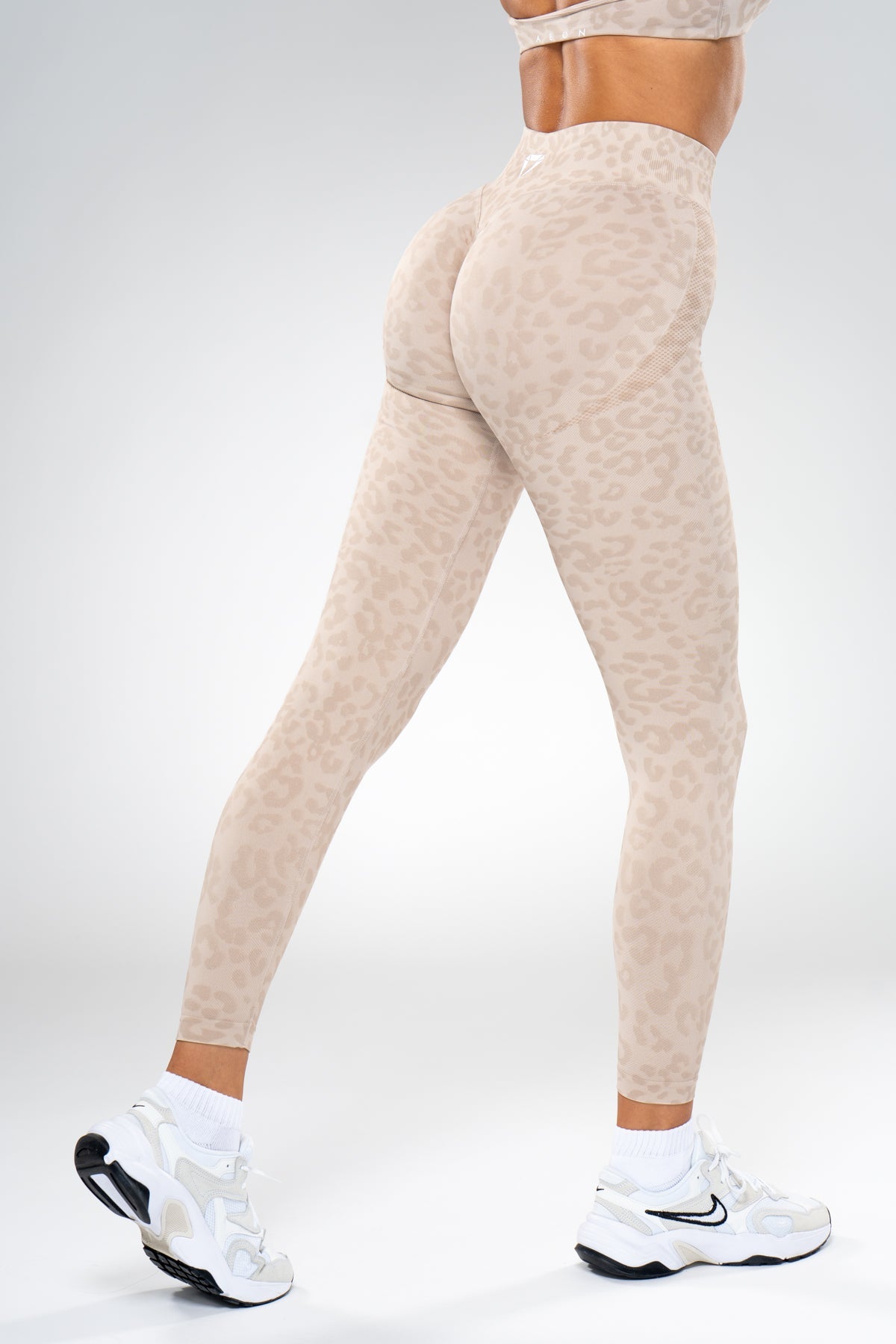 MOTION LEO MID WAIST SCRUNCH LEGGINGS V2 - Aeon Athletics