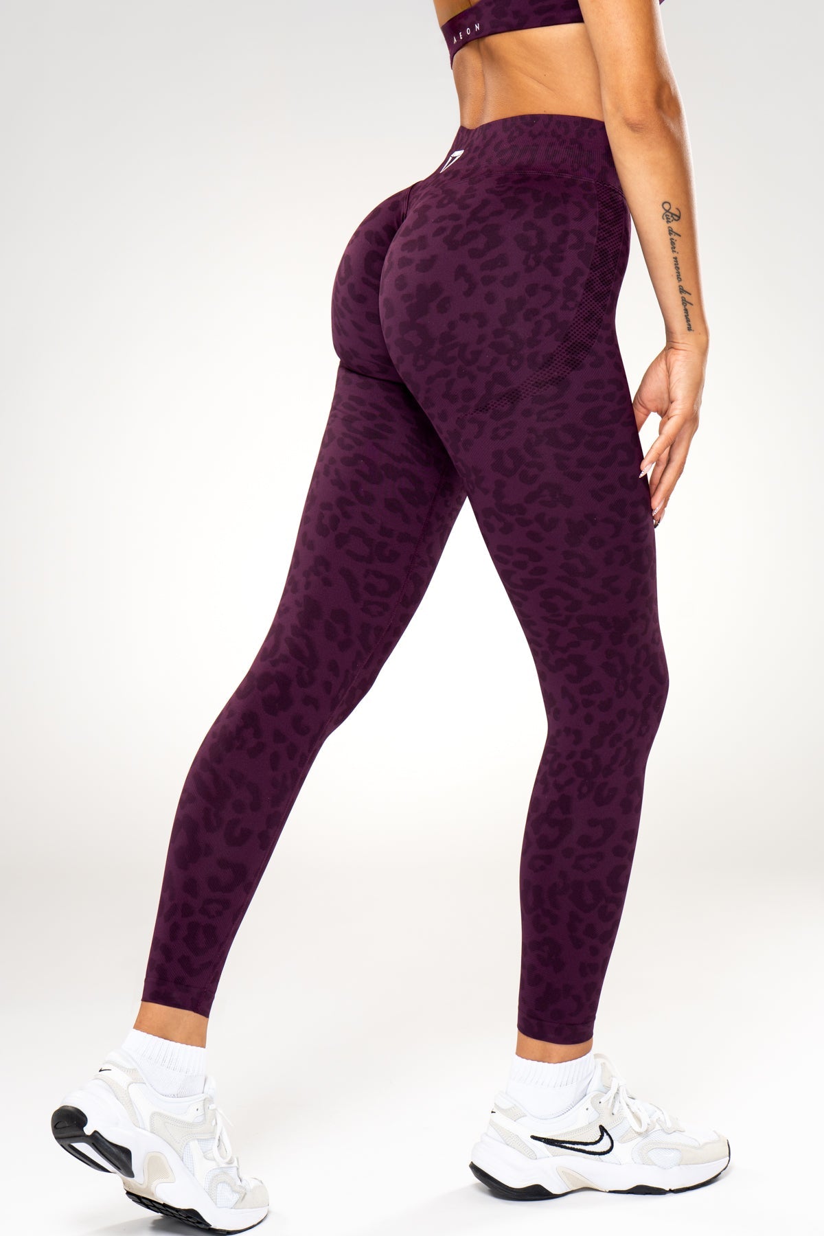 MOTION LEO MID WAIST SCRUNCH LEGGINGS V2 - Aeon Athletics