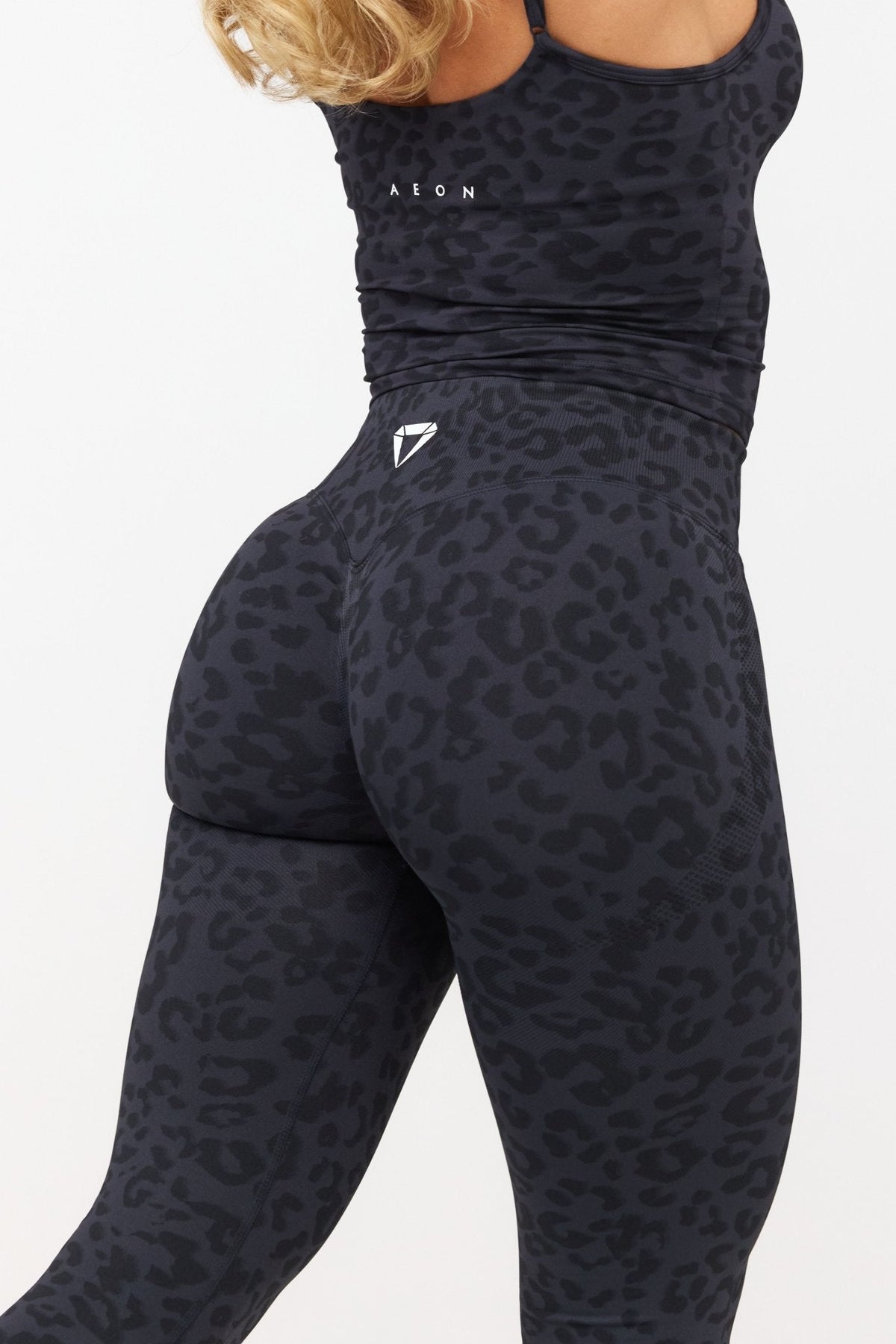 MOTION LEO MID WAIST SCRUNCH LEGGINGS V2 - Aeon Athletics