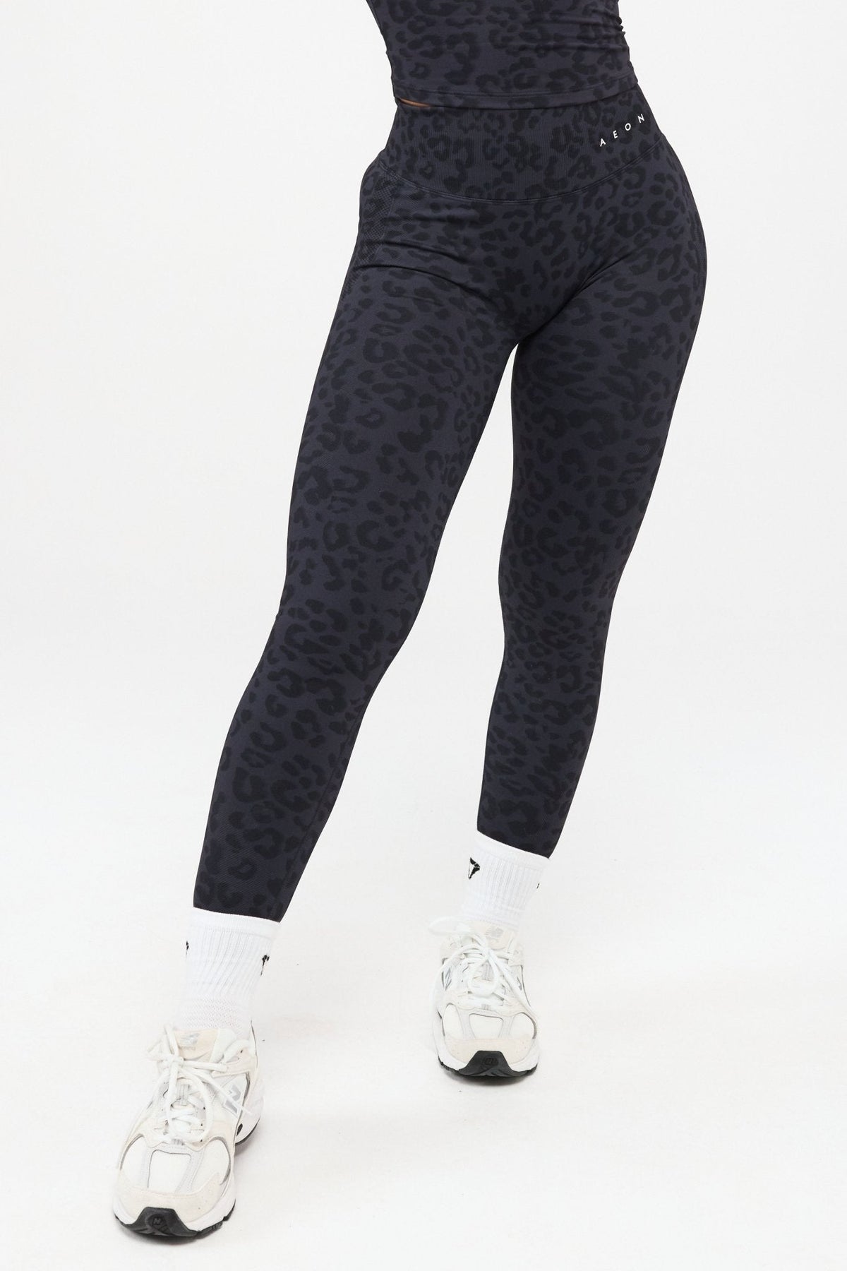 MOTION LEO MID WAIST SCRUNCH LEGGINGS V2 - Aeon Athletics