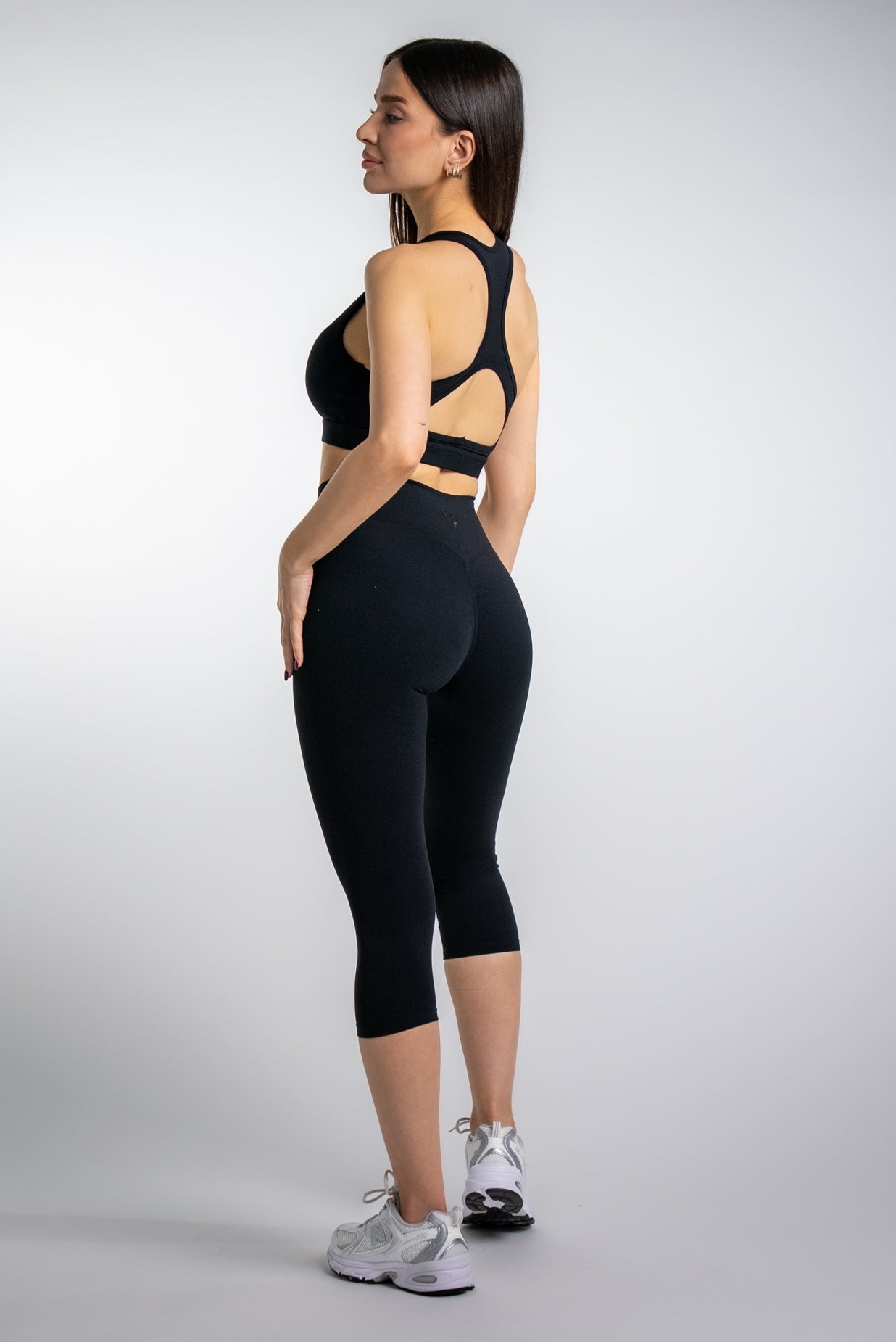 SECOND SKIN SCRUNCH CAPRI LEGGINGS - Aeon Athletics