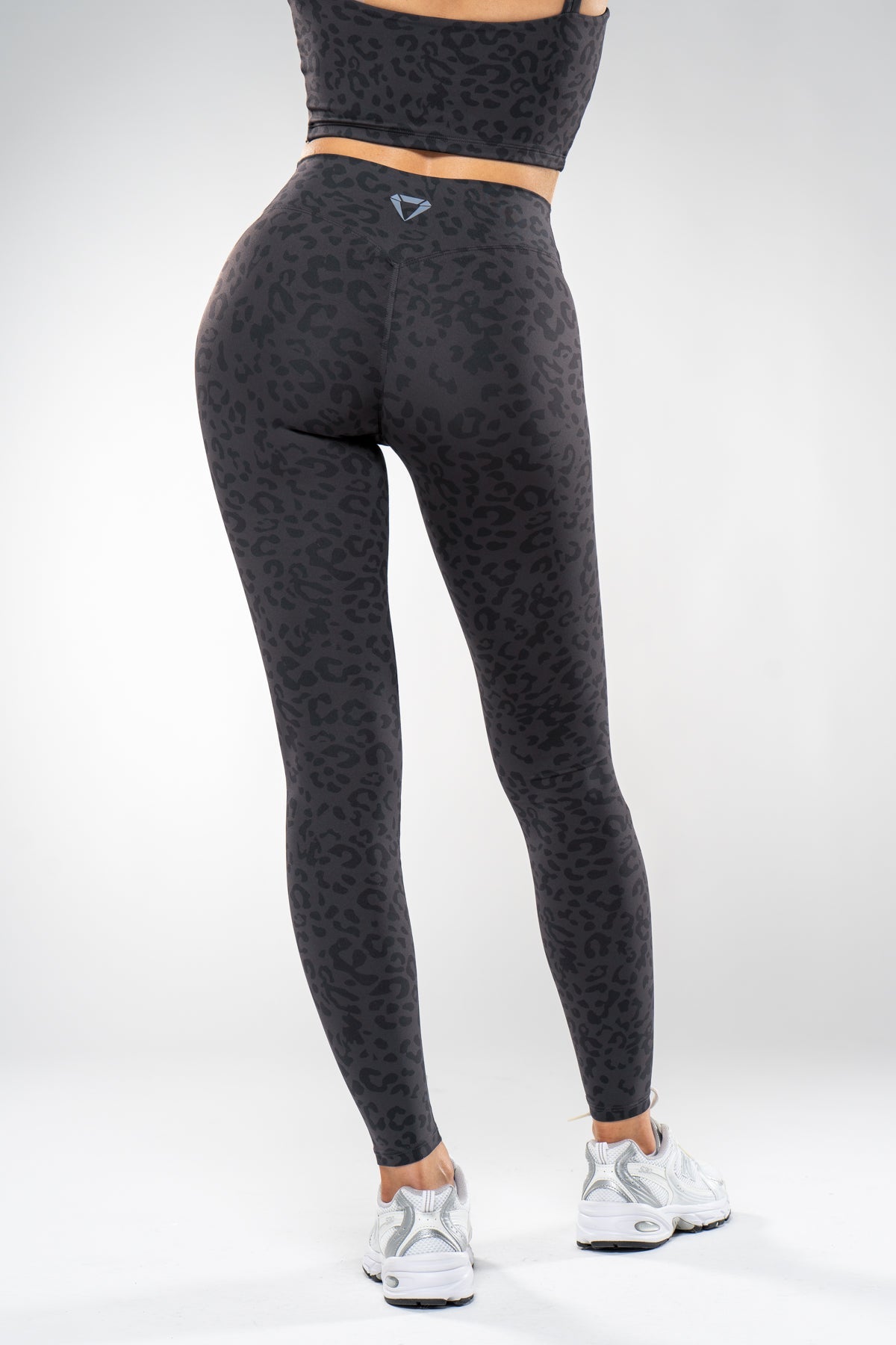 SECOND SKIN SCRUNCH LEO LEGGINGS - Aeon Athletics